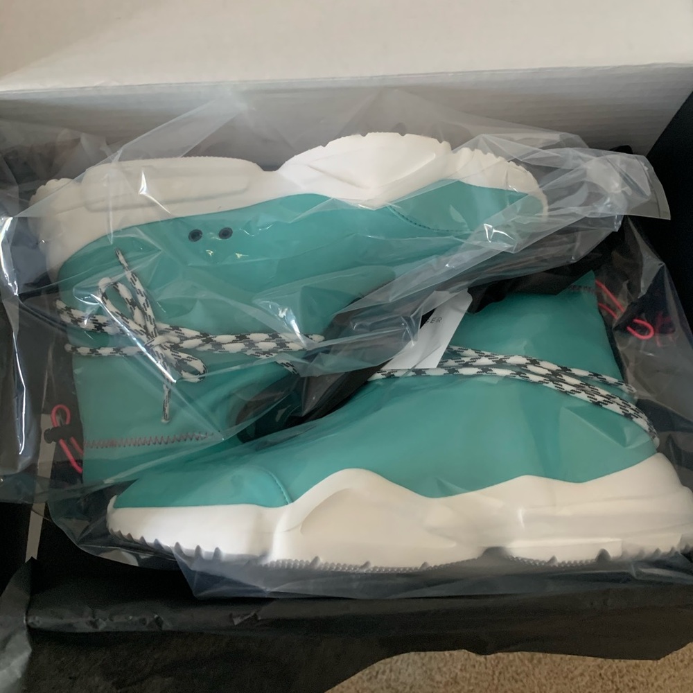 john geiger 002 e11even miami teal pink